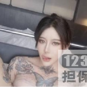 网红龙猫夫妇：热销！CarrieButterfly和sexychloe56带来的火爆龙猫夫妇，限量供应！限时限量：CarrieButterfly和sexychl